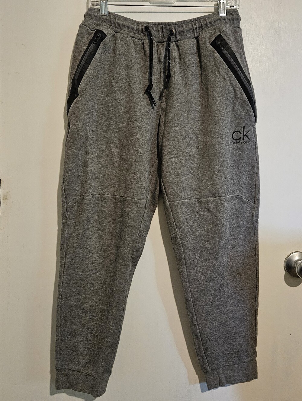 Calvin Klein Mens Joggers Size Medium Gray Zip Pocket Drawstring Athleisure